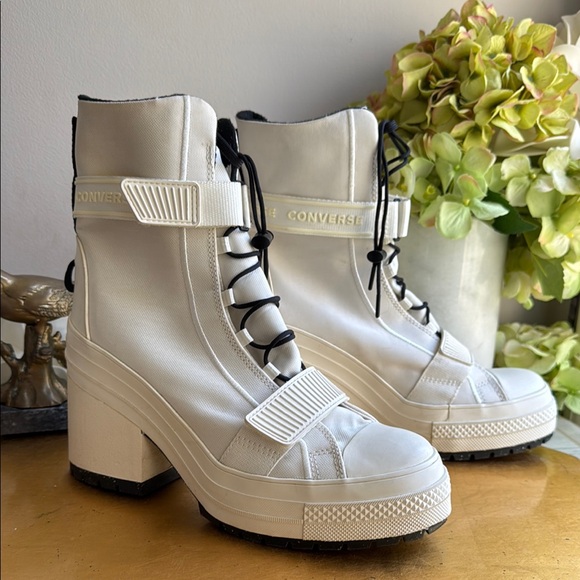 CONVERSE Chuck Taylor All Star Gr82 Heeled Boot In White - Picture 2 of 15